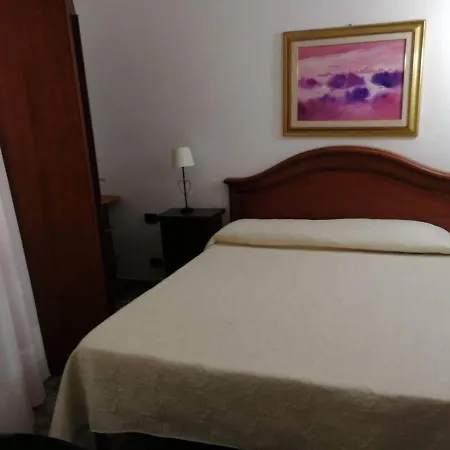 Arenella Beach Rooms 3*
