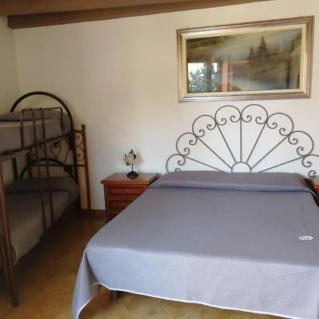Arenella Beach Rooms Guest house