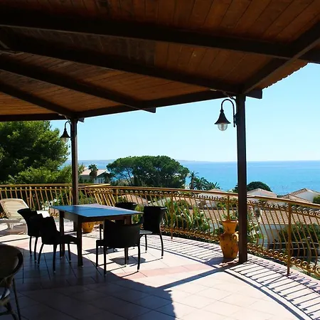 Arenella Beach Rooms Guest house