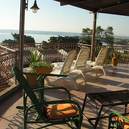Arenella Beach Rooms